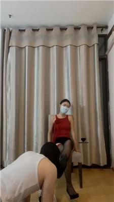 【成都木万】白袜塞嘴/黑丝美腿踩/转胯 bf43433 艾彩调教库 第3张