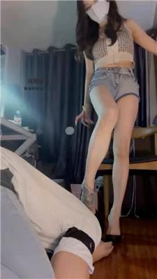 【不知名美女】高跟肉丝踩/窒息羞辱 bf43649 艾彩调教库 第5张