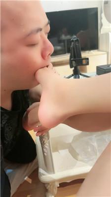 【爱丽丝】训练狗舌舔大腿 JS240813-11 艾彩调教库 第4张