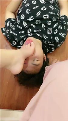 【鬼鬼】高跟插嘴/玉足狂舔 JS240813-2 艾彩调教库 第11张