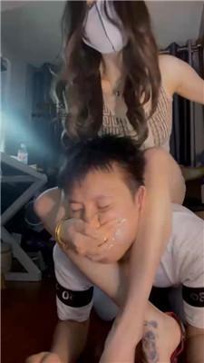 【不知名美女】高跟肉丝踩/窒息羞辱 bf43649 艾彩调教库 第6张