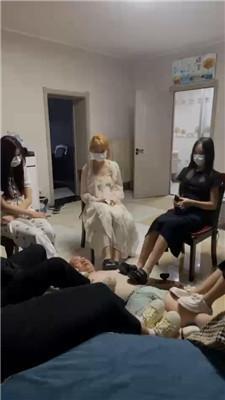 【精神小妹】太妹群调群踩-气味控制羞辱 bf43516-HD绳艺资源网
