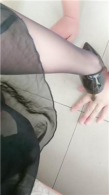 【你的女王】清理泥巴脏鞋/脚下喂食/碾压狗爪 JS240802-35 艾彩调教库 第5张