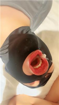 【愿老师】脚踩面包喂食/骑狗背 JS240806-16 艾彩调教库 第14张