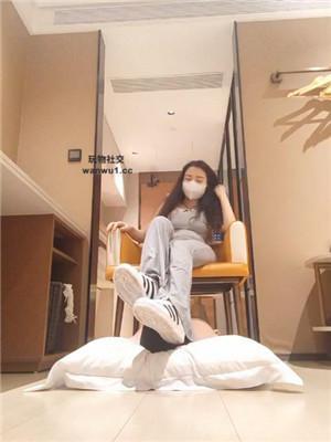 【御妍】腿绞窒息/胯下羞辱/坐脸/贝壳头白袜踩 bf43624 艾彩调教库 第16张