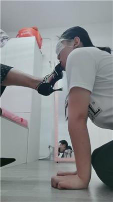 【璃茉】母畜-闺蜜非要下跪伺候 bf43440-HD绳艺资源网