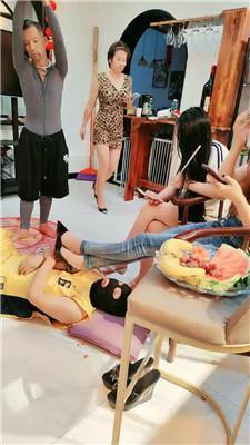 【芊芊】带学生女儿囚禁猥琐班主任【三视角版】JS240802-11 艾彩调教库 第9张