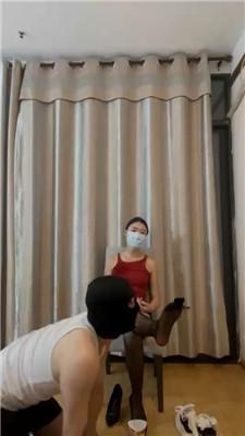 【成都木万】白袜塞嘴/黑丝美腿踩/转胯 bf43433 艾彩调教库 第7张