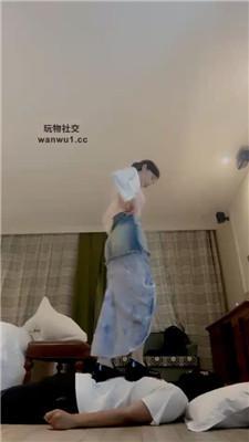 【领主老大】脚插嘴/玉足全体重踩踏 bf43511 艾彩调教库 第16张