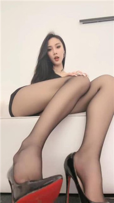 【萱萱S女帝】deng JS240806-27 艾彩调教库 第2张