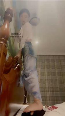 【领主老大】脚插嘴/玉足全体重踩踏 bf43511 艾彩调教库 第9张