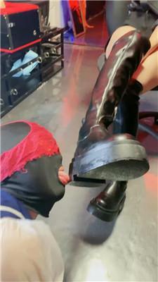 【翎遥大大】长靴踩虐/关狗笼/狗链遛狗/踩踏喂食/棉袜塞嘴 bf43772 网友原创 第4张