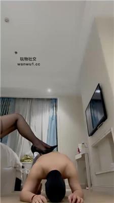 【雯雯】胯下狗爬/长腿踩虐/耳光虐乳/坐脸窒息/舔圣水 bf43759 网友原创 第6张