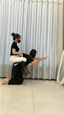 【辣姐】策马奔腾狠抽/累了奖励口水酸奶-舔靴底/踩踏 bf43999 网友原创 第7张