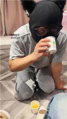 【安徽情侣主】虐绿帽-骑马转胯/鞭打/舔脏鞋裸足/混合圣水 bf46595 网友原创 第6张