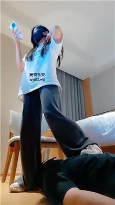 【妮蔻】脏运动鞋全体重踩踏/骑马闻舔白袜/品尝内裤 bf46592-HD绳艺资源网