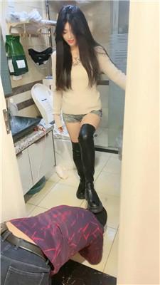【Essse】绿帽伺候约会回家-长靴踩虐/赏赐圣水/胯下羞辱 bf47113 网友原创 第17张