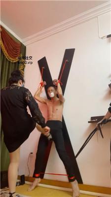 【魔鬼天使】双S-刑架吊绑堵嘴重度虐打/踢裆坐脸窒息 JS241117-10 网友原创 第15张