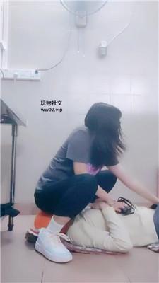 【奇了怪了】运动鞋白袜踢裆/鞭打/踩踏/原味气味辱 bf47109 网友原创 第8张