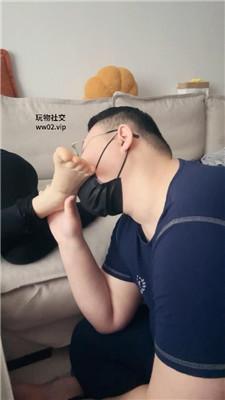 【埋汰】运动后玉足踩虐教练奴 bf47092 网友原创 第11张