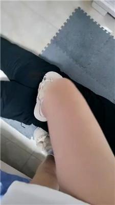 【小羊咩咩】毛拖鞋白袜踩虐/白袜脚捂脸窒息 JS241123-11 网友原创 第8张