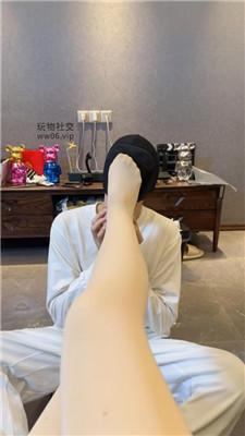 【狗哥】女友约会回家-舔脏鞋耳光/踩踏闻臭鞋 bf47420 网友原创 第12张