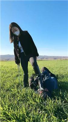 【辣姐】犬化爱好者!户外-骑马/长靴碾压踩/泥巴窒息 bf47553 网友原创 第10张