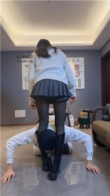 【狗哥】长靴黑丝踩踏踢裆/连环耳光/腿绞手捂窒息/白袜脚捂窒息 bf47513 网友原创 第9张