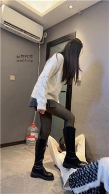 【狗哥】长靴黑丝踩踏踢裆/连环耳光/腿绞手捂窒息/白袜脚捂窒息 bf47513 网友原创 第14张