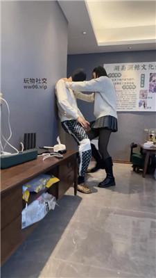 【狗哥】长靴黑丝踩踏踢裆/连环耳光/腿绞手捂窒息/白袜脚捂窒息 bf47513 网友原创 第6张