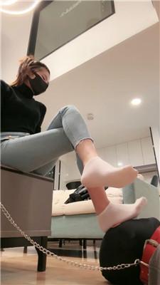 【多多】皮衣女神S-转胯骑马/长靴踩/夹子虐乳/白袜脚窒息深喉 bf47484 网友原创 第18张