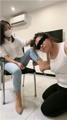 【辣姐】报复小三-暴力虐打/高跟短靴踩/舔脏鞋底 JS241201-24 网友原创 第4张