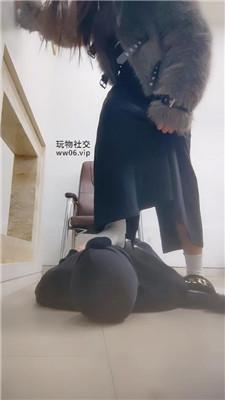 【女生也能很暴力】连环耳光狂抽/重度踢踹踩踏/舔闻毛拖鞋 JS241201-8 网友原创 第3张