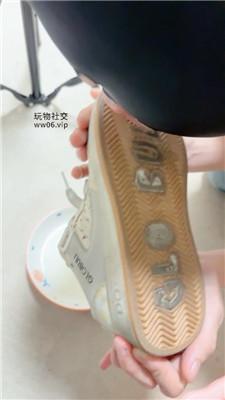 【米琦妙妙屋】沉浸式-脏鞋船袜狂舔/玉足插嘴/喝洗脚奶 JS241204-31 网友原创 第15张