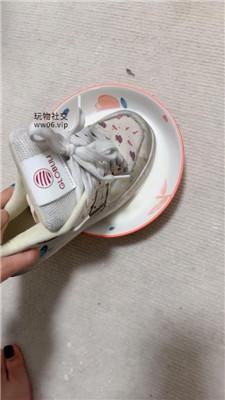【米琦妙妙屋】沉浸式-脏鞋船袜狂舔/玉足插嘴/喝洗脚奶 JS241204-31 网友原创 第13张