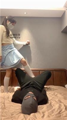 【宝娜s】白丝玉足美腿踩踏狂舔 bf47739-HD绳艺资源网
