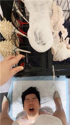 【可馨大大】高跟踢裆/掐乳/保鲜膜捆绑/踩踏/圣水淋浴 JS241211-29 网友原创 第10张