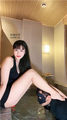 【松紫大大】温泉酒店施水刑-踩踏胯下辱-窒息滴蜡 bf48079 网友原创 第4张