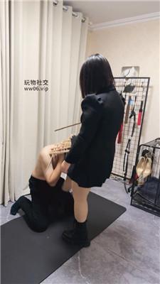 【可馨大大】夹手指酷刑/高跟+短靴踩踏/踢裆鞭打 JS241209-2 网友原创 第6张