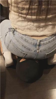 【赵奈奈】牛仔裤坐脸窒息/强制闻臭鞋袜/赏赐圣水 JS241207-39 网友原创 第9张