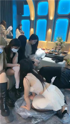 【冰语】群调群虐-各种手段超羞辱母狗 bf48213-HD绳艺资源网