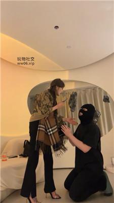 【04情侣主】双S-电击鞭子虐/抽耳光舔脏鞋/掐乳/香水【双视角版】bf48199 网友原创 第3张