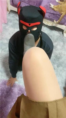 【露娜夫妻】喂口水/掐乳/肉丝脚深喉/强制闻臭鞋 JS241212-18 网友原创 第4张