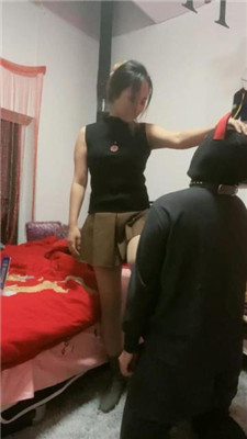 【露娜夫妻】喂口水/掐乳/肉丝脚深喉/强制闻臭鞋 JS241212-18-HD绳艺资源网