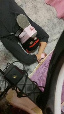 【露娜夫妻】喂口水/掐乳/肉丝脚深喉/强制闻臭鞋 JS241212-18 网友原创 第10张