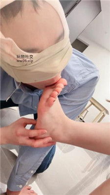 【优优sama】偷闻原味被发现-高跟踩/鞭打/清理脚趾缝 bf48130 网友原创 第16张