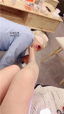 【优优sama】偷闻原味被发现-高跟踩/鞭打/清理脚趾缝 bf48130 网友原创 第17张