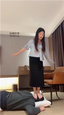 【子熙大人】玉足碾压狗头/鞭打恋足舔/赏赐圣水【双视角版】 bf48906 网友原创 第8张