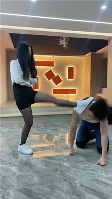 【麋鹿银儿】制服S爆踹头/踩脸/狠抽耳光浓痰 bf48879-HD绳艺资源网