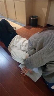 【困困】素人S首调-踩踏臭脚丫玩虐 bf50295 网友原创 第3张